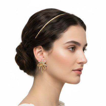 Elegant Gold-Plated Flower Earrings with Shimmering Crystals.
