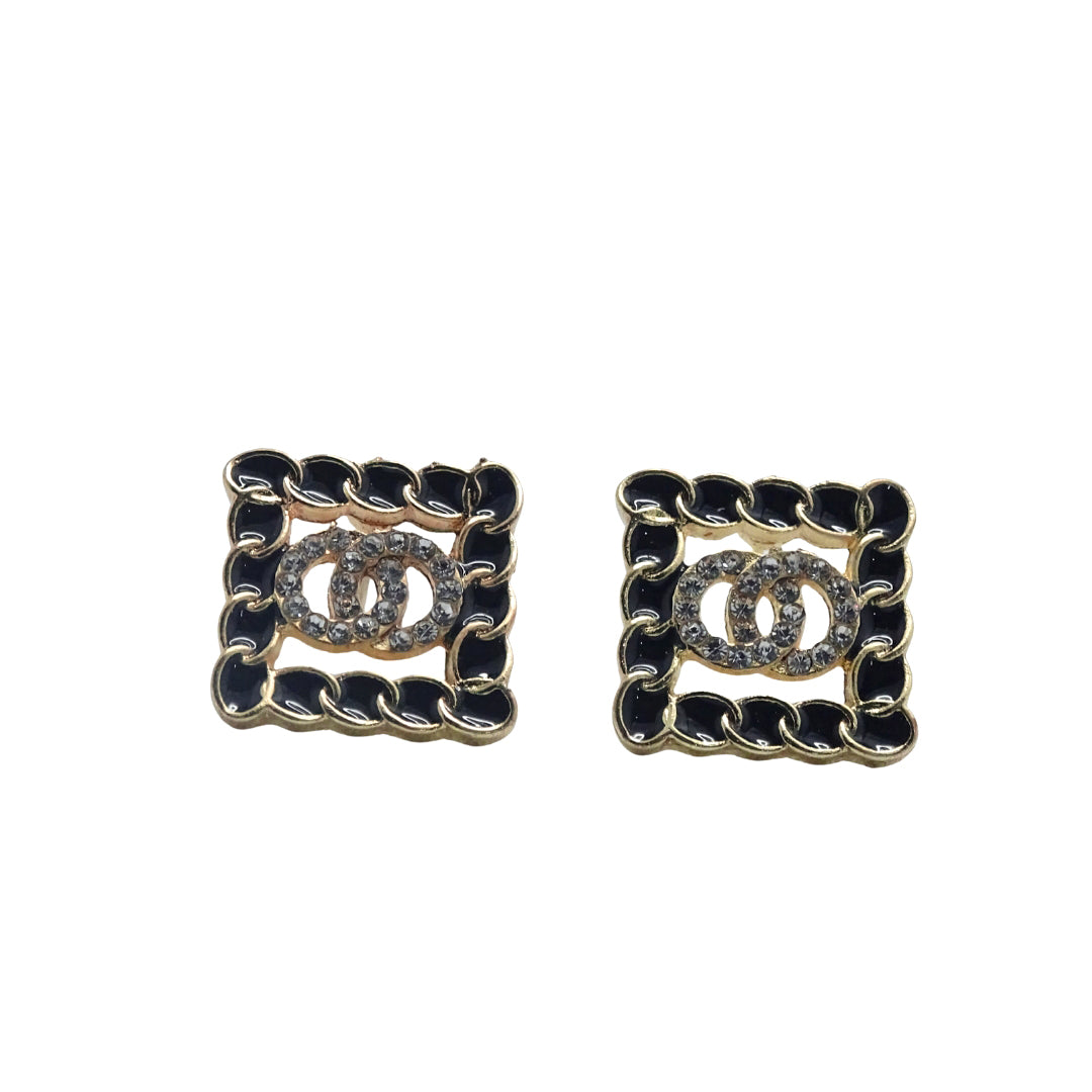 Elegant Gold-Plated Interlocking Circle Studs with Crystal Border.